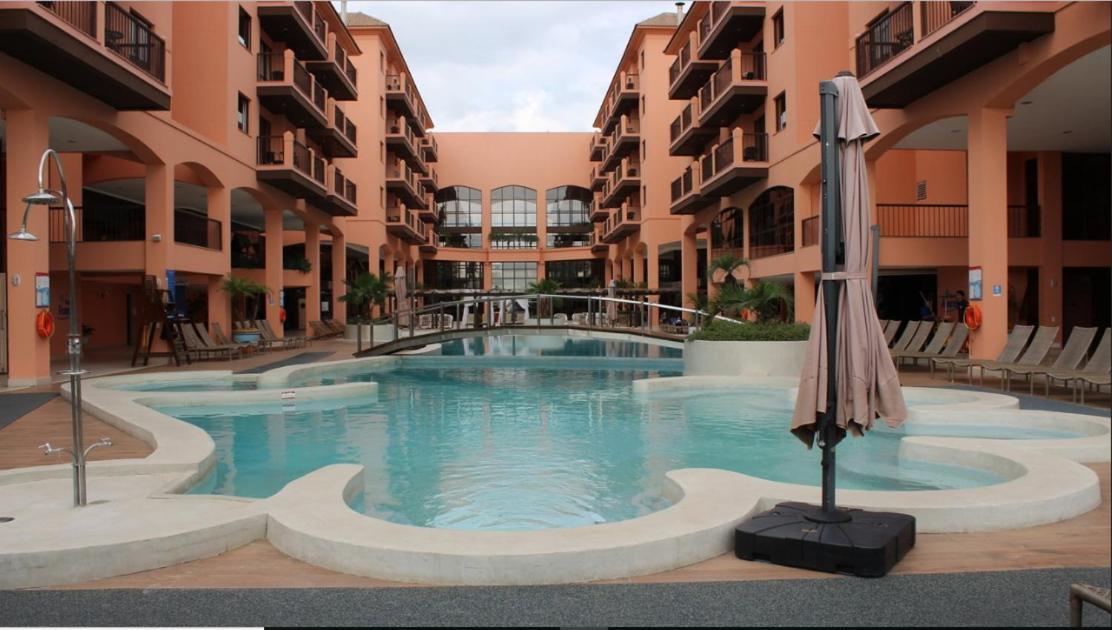 Apto Pes Na Areia Em Hotel Jurere Beach Jurere Internacional Флорианополис Экстерьер фото