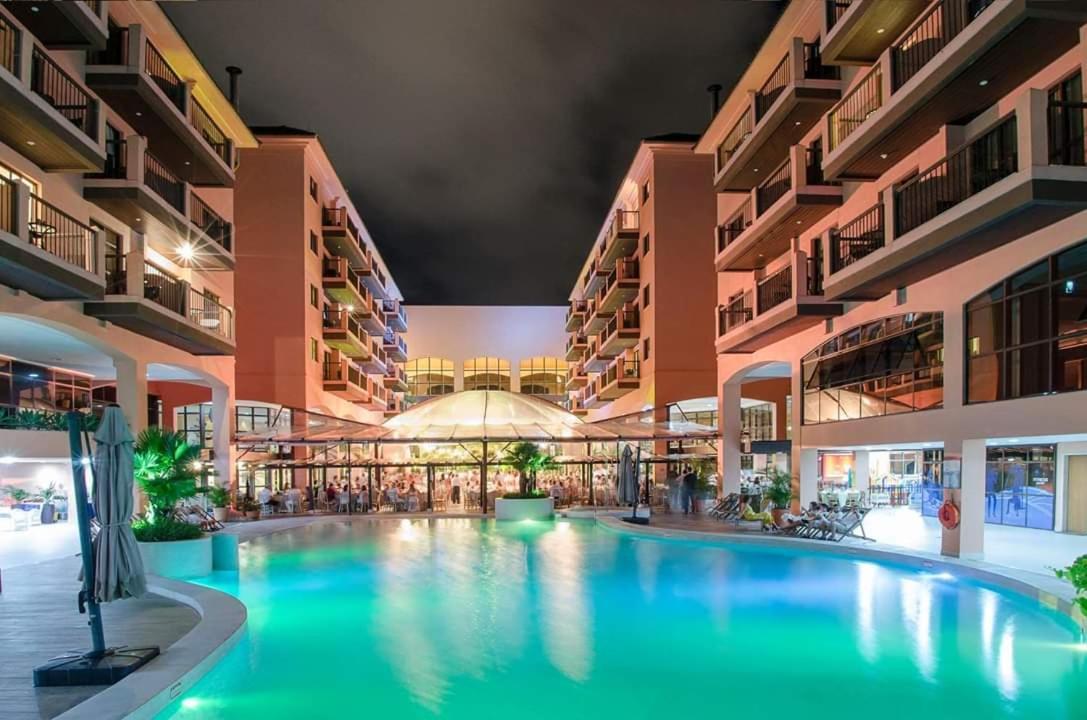 Apto Pes Na Areia Em Hotel Jurere Beach Jurere Internacional Флорианополис Экстерьер фото
