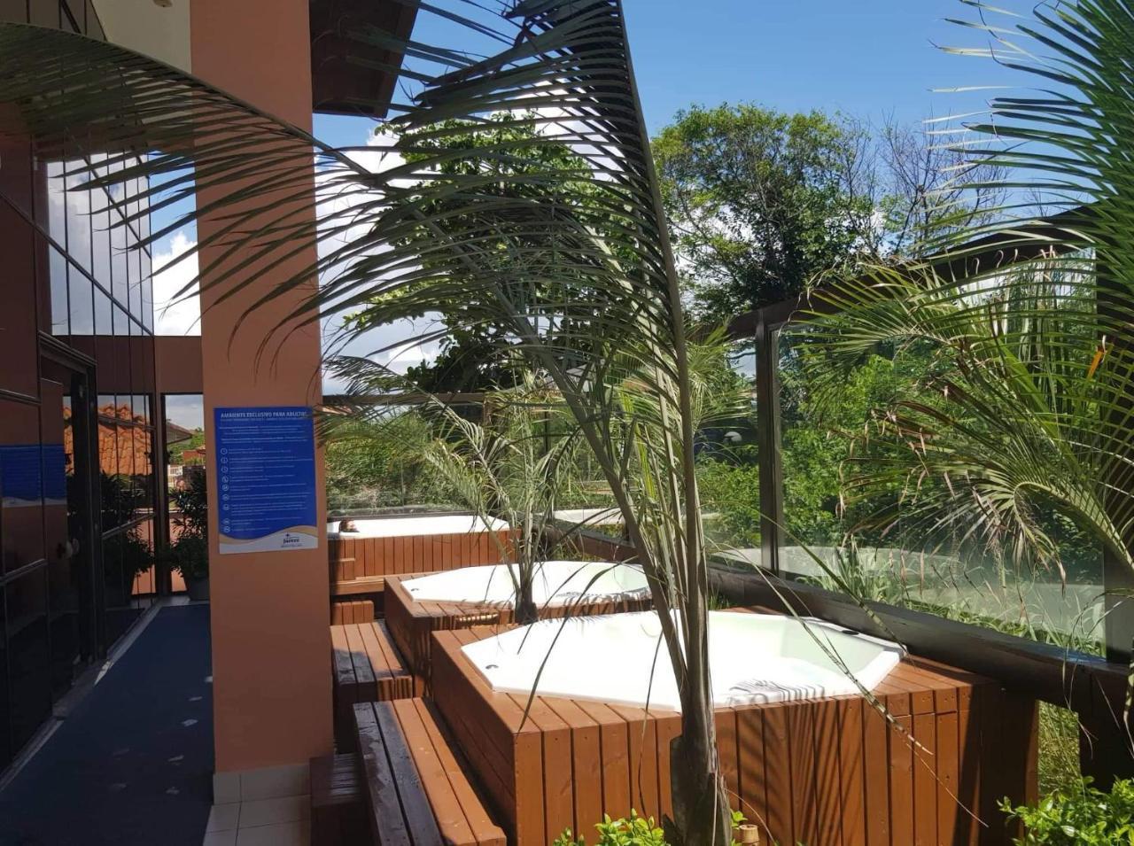 Apto Pes Na Areia Em Hotel Jurere Beach Jurere Internacional Флорианополис Экстерьер фото