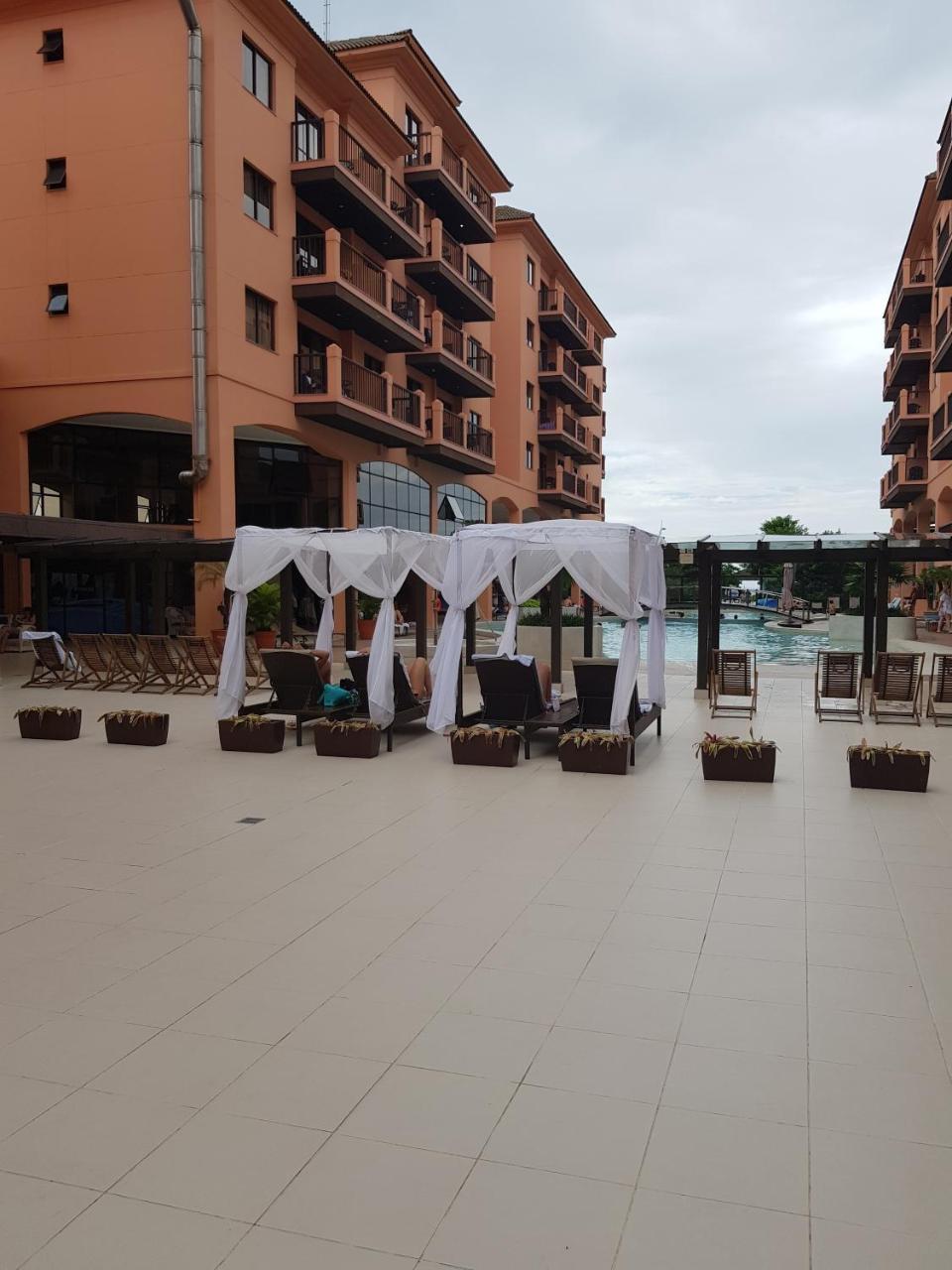 Apto Pes Na Areia Em Hotel Jurere Beach Jurere Internacional Флорианополис Экстерьер фото